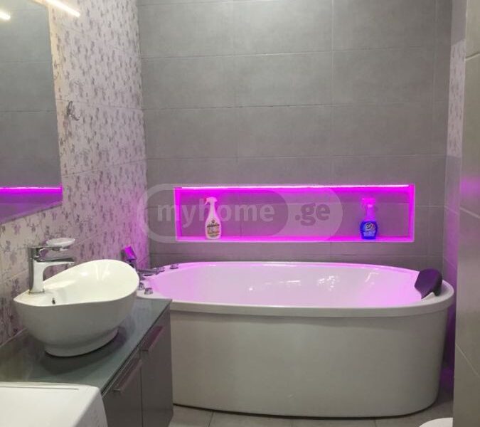 2 комнатная квартира в Ваке