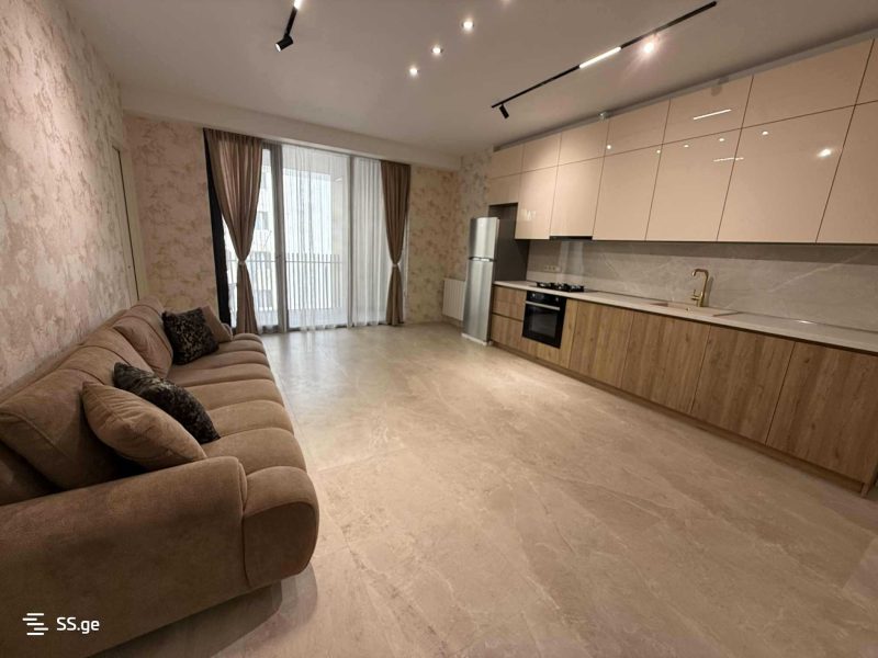 4 комнатная квартира в Сабуртало