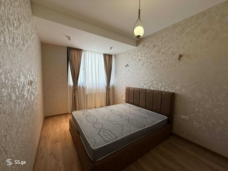 4 комнатная квартира в Сабуртало